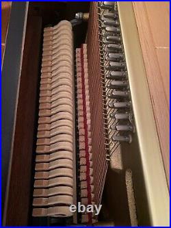 1980 Baldwin 913 Spinet Piano. LOCAL PICKUP ONLY