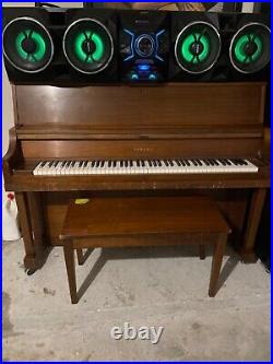 1990 Yamaha Upright piano P22 walnut, bench with storage