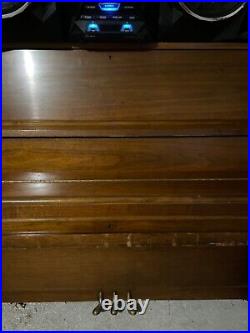 1990 Yamaha Upright piano P22 walnut, bench with storage