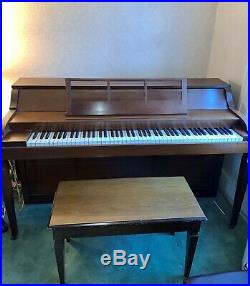 BALDWIN ACROSONIC SPINET PIANO with piano bench circa 1960-1965