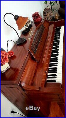 BALDWIN Console Piano w. Matching bench