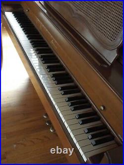 Baldwin Acrosonic Spinet Piano and bench in very good condition circa 1962