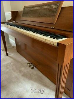 Baldwin Aerosonic Supreme Tone Piano with bench seat, good condition