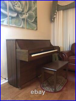 Baldwin style 806 upright 40' piano