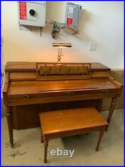 Baldwin upright piano (used)