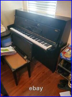 Black youngchang wall piano good 88 keys