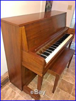 Everett Studio Upright Piano, Great Sound, Tuned, Cleaned, Matching Bench