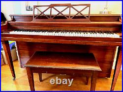 Hallet, Davis & Co. Upright Piano With Bench EUC