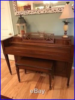 Hammond Console Piano, Medium/dark wood, used but good condition