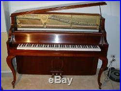 KAWAI UPRIGHT PIANO With A BENCH (902 F)