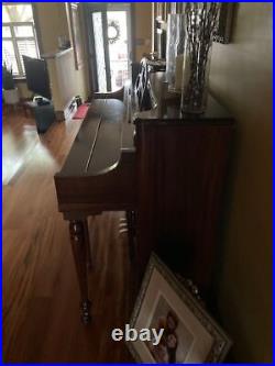 Lester Spinet Upright'Betsy Ross' c. 1945 Mahogany piano in very good condition