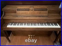 Lowrey Stand Up piano, Slightly Used, Great Condition