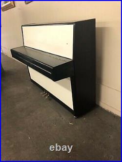 Mid Century Yamaha B1 Upright Piano Ebony White Nice
