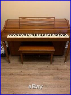 Nice Brown Hardwood Upright Piano