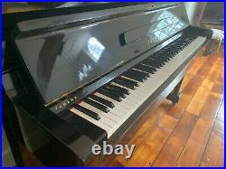 Piano 1964 Yamaha U1 good shape recently cleaned and tuned