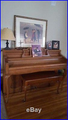 Piano Chickering upright Piano & matching Storage Bench in Excellent condition