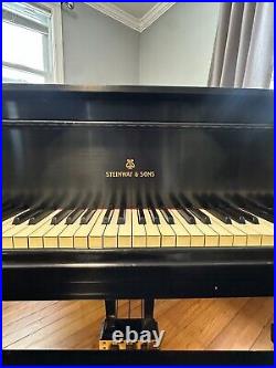 Piano STEINWAY and SONS, bl