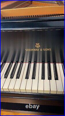 Piano STEINWAY and SONS, bl