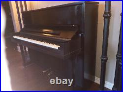 STEINWAY & SONS 1098 upright piano