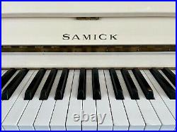 Samick JS-115 Upright Piano 45 Polished Ivory/White