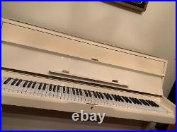 Samick Piano Upright pearl white 57 used but in excellent condition
