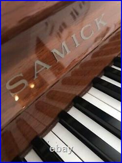 Samick SU 105 Upright Piano