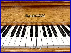 Samick SU-143 Upright Piano 43 1/2 Satin Walnut