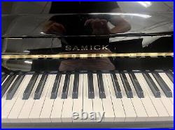 Samick S-108S Upright Piano 43 Polished Ebony