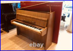 Steinway & Sons piano Mod. Z Warranty Walnut Piano