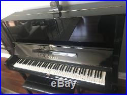 Stunning Yamaha Piano U3 Polished Ebony Professional Piano WithBench