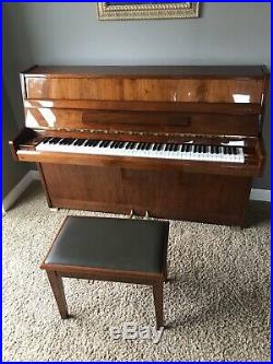 USED Mahogany Samick 48 Upright Piano
