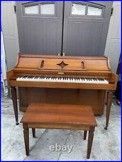 Upright Grand Piano Consolla 70