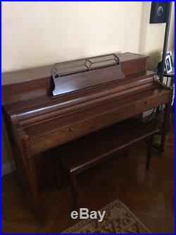 Upright Piano Beautiful Kimball Spinet Piano & Bench in Walnut