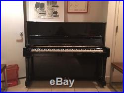 Upright Yamaha Piano 88 Keys