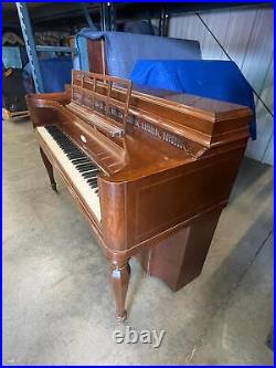 Upright piano Steinway console type