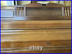 Used light brown Everett Piano Model #4033 Serial #192456