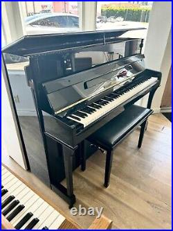 Vienna Upright Piano 43 Polished Ebony