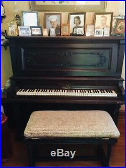 Vintage 1908 upright piano withbench. Krakauer Bros. New York. Grande cabinet