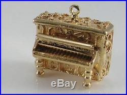 Vintage 3D 9ct Gold Movable Upright Piano Charm. H/MK 1968