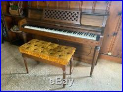 Vintage 60's/70's Brentwood Console Piano with Cushioned Bench & Books