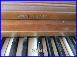 Vintage Chicago LYON HEALY Upright Spinet Piano withbench stool