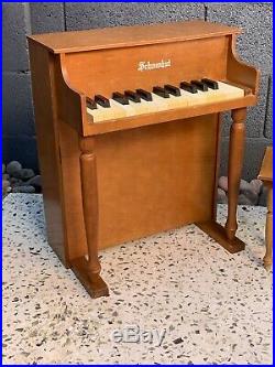 Vintage Schoenhut Childs Piano Upright 25 Keys Made In USA With Bench