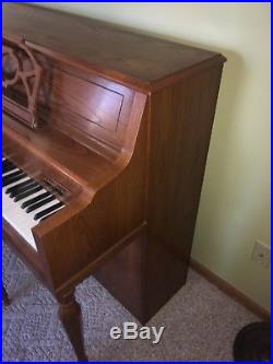 Weber Piano WF-43 88 keys 3 pedals Oak gently used with seat