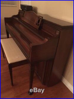 Wm. Knabe and Co. Knabe upright piano, excellent condition, walnut