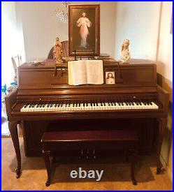 Wurlitzer Model 2630 Upright Piano With Matching Bench VERY NICE