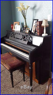 Wurlitzer P250 Upright Piano