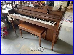 Wurlitzer Piano, 52 Keys. Made in USA, Model 1231 Local PICK-UP
