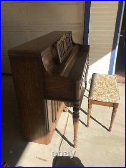 Wurlitzer Piano Model 2860