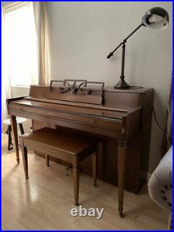 Wurlitzer Spinet Piano 2116 withBench