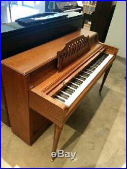 Wurlitzer Spinet Upright Piano 38 Satin Oak